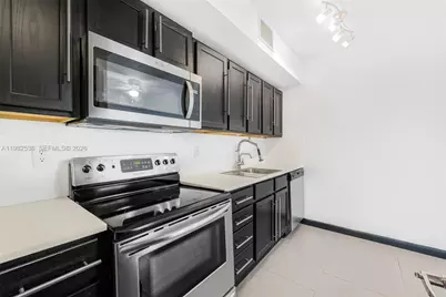 1876 SW 11th Ter #302, Miami, FL 33135 - Photo 1