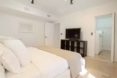 100 SW 26th Rd, Miami, FL 33129 - Photo 47