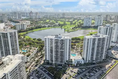 3731 N Country Club Dr #521, Aventura, FL 33180 - Photo 23