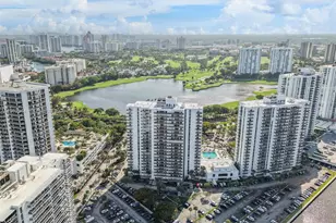 3731 N Country Club Dr, Aventura, FL 33180 - Photo 23