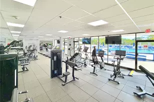 3731 N Country Club Dr, Aventura, FL 33180 - Photo 15
