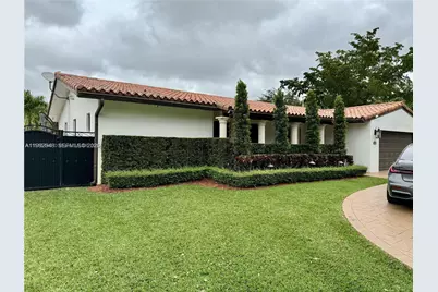 15101 Garvock Pl, Miami Lakes, FL 33016 - Photo 3