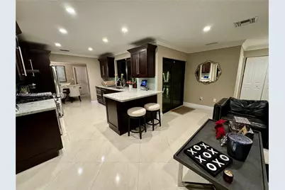 15101 Garvock Pl, Miami Lakes, FL 33016 - Photo 9