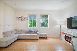 10242 NW 7th St, Miami, FL 33172 - Photo 13