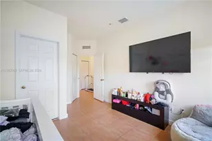 10242 NW 7th St, Miami, FL 33172 - Photo 23