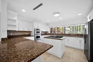 8651 NE 10th Ct, Miami, FL 33138 - Photo 9