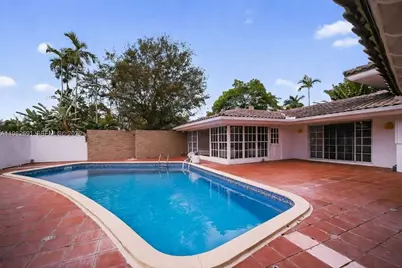 8651 NE 10th Ct, Miami, FL 33138 - Photo 23