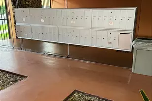 365 NE 125th St, North Miami, FL 33161 - Photo 23