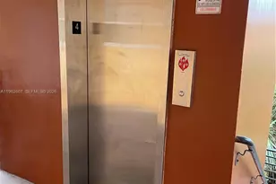 365 NE 125th St, North Miami, FL 33161 - Photo 21