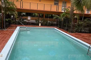 365 NE 125th St, North Miami, FL 33161 - Photo 25