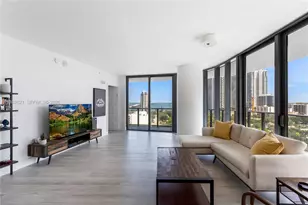 121 NE 34th St, Miami, FL 33137 - Photo 13