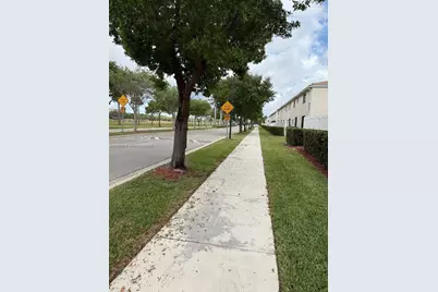424 NE 194th Ter, Miami, FL 33179 - Photo 21