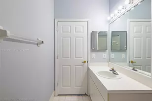 16061 Emerald Cove Rd, Weston, FL 33331 - Photo 23