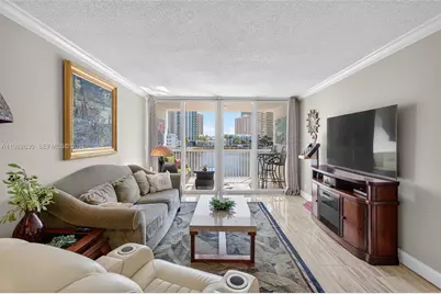 121 Golden Isles Dr #205, Hallandale Beach, FL 33009 - Photo 5