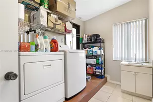 4660 W 9th Ave, Hialeah, FL 33012 - Photo 27
