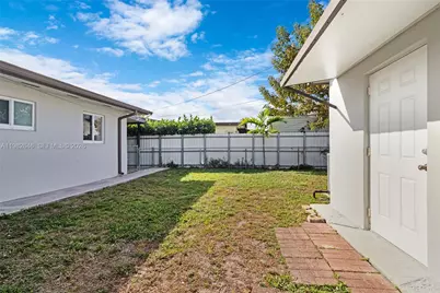 4660 W 9th Ave, Hialeah, FL 33012 - Photo 37