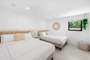 995 NE 107th St, Miami, FL 33161 - Photo 51