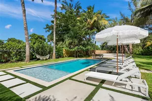 995 NE 107th St, Miami, FL 33161 - Photo 21