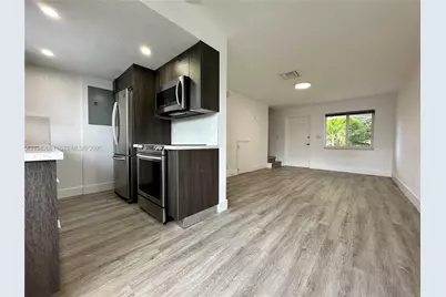 913 NE 17th St #8, Fort Lauderdale, FL 33305 - Photo 1