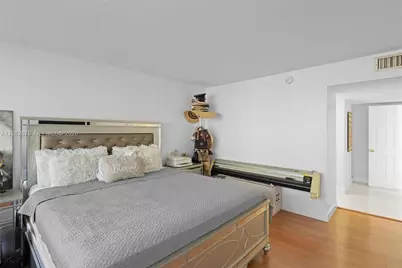 18071 Biscayne Blvd #402, Aventura, FL 33160 - Photo 33