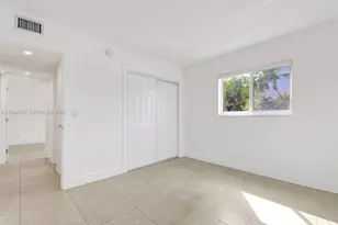 407 SE 9th Ct, Hallandale Beach, FL 33009 - Photo 9