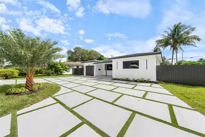 1305 N 31st Rd, Hollywood, FL 33021 - Photo 1