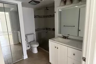 18870 NW 57th Ave, Hialeah, FL 33015 - Photo 9