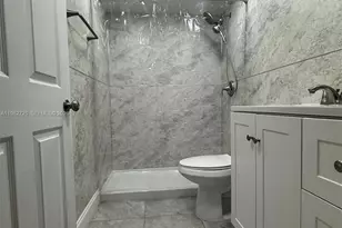 18870 NW 57th Ave, Hialeah, FL 33015 - Photo 19