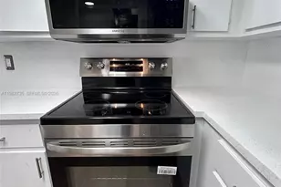 1072 W 79th St, Hialeah, FL 33014 - Photo 7