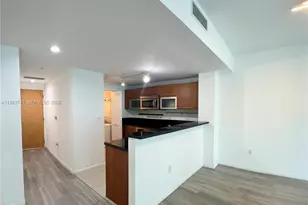 253 NE 2nd St, Miami, FL 33132 - Photo 11