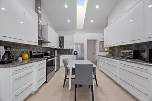 8962 SE Riverfront Terrace, Jupiter, FL 33469 - Photo 3