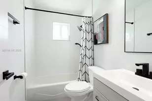 17228 NW 72nd Ct, Hialeah, FL 33015 - Photo 11