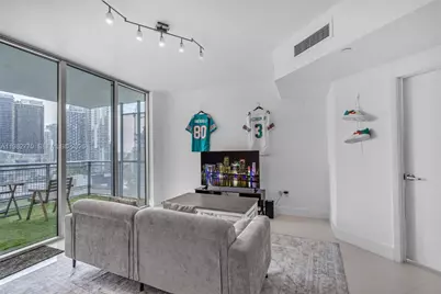 350 S Miami Ave #2412, Miami, FL 33130 - Photo 9