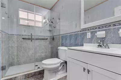 380 E 56th St, Hialeah, FL 33013 - Photo 19