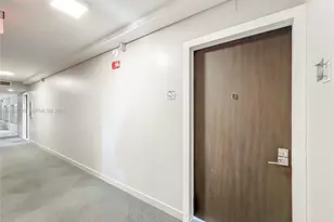 20301 W Country Club Dr, Aventura, FL 33180 - Photo 9