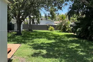 2415 Grant St, Hollywood, FL 33020 - Photo 23