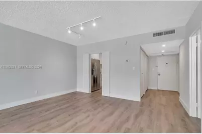 5401 Collins Ave #411, Miami Beach, FL 33140 - Photo 7