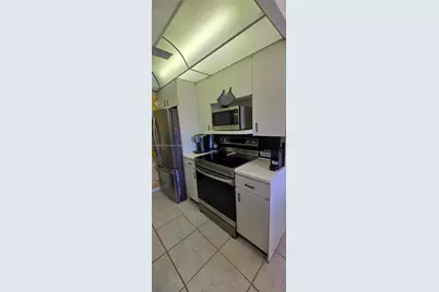 3037 Newport H #3037, Deerfield Beach, FL 33442 - Photo 11