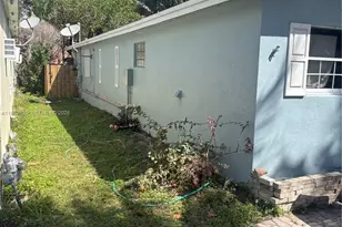 729 NE 2nd Ct, Hallandale Beach, FL 33009 - Photo 5