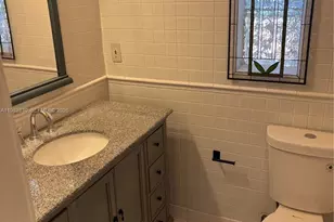 729 NE 2nd Ct, Hallandale Beach, FL 33009 - Photo 21