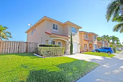 8957 SW 214th St, Cutler Bay, FL 33189 - Photo 9