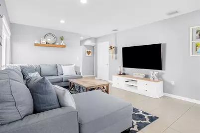 8957 SW 214th St, Cutler Bay, FL 33189 - Photo 11