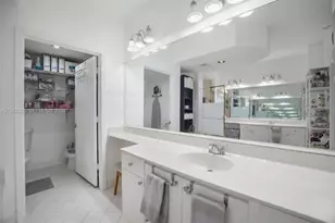 10720 NW 66th St, Doral, FL 33178 - Photo 43