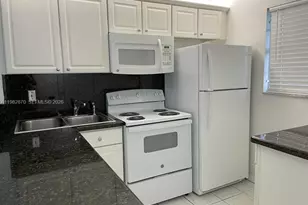 220 SW 9th Ave, Hallandale Beach, FL 33009 - Photo 3