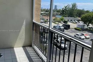 220 SW 9th Ave, Hallandale Beach, FL 33009 - Photo 15