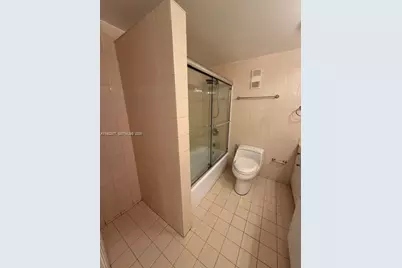 4500 W 19th Ct #240, Hialeah, FL 33012 - Photo 9