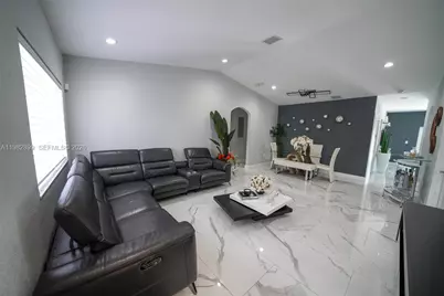 16334 SW 57th St, Miami, FL 33193 - Photo 11