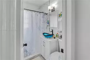 250 NW 34th Ave, Miami, FL 33125 - Photo 21