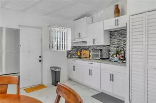 250 NW 34th Ave, Miami, FL 33125 - Photo 11