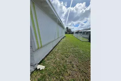 5415 NW 49th Ter, Tamarac, FL 33319 - Photo 3